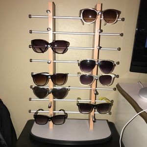 Sunglasses stand